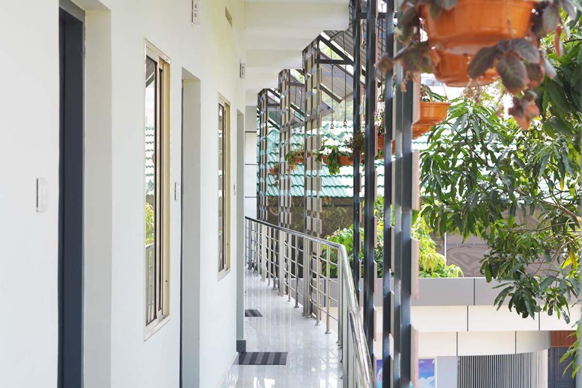 Kochi Jippus Galaxy Budget Air Port Hotel מראה חיצוני תמונה