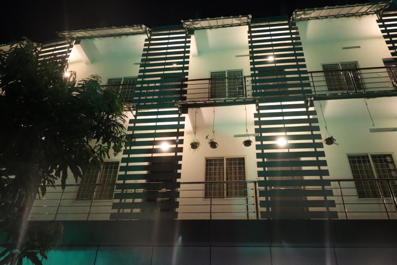 Kochi Jippus Galaxy Budget Air Port Hotel מראה חיצוני תמונה