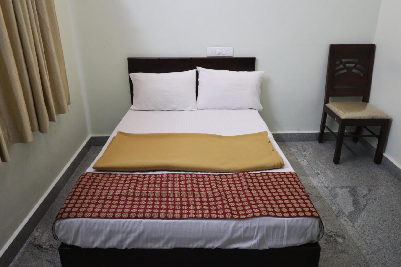 Kochi Jippus Galaxy Budget Air Port Hotel מראה חיצוני תמונה